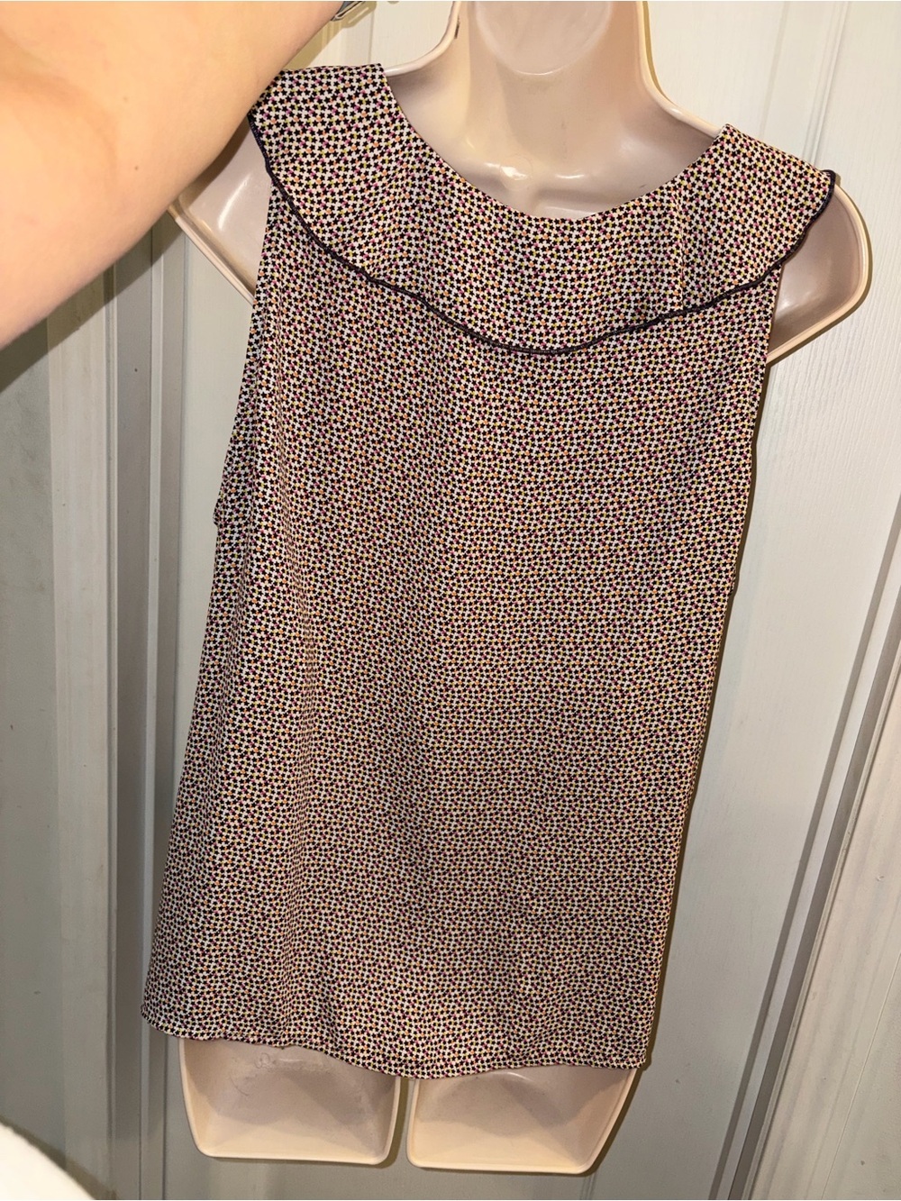 CABI Womens Ruffle V-Neck Sleeveless Top - Beige Multi - Picture 5 of 6